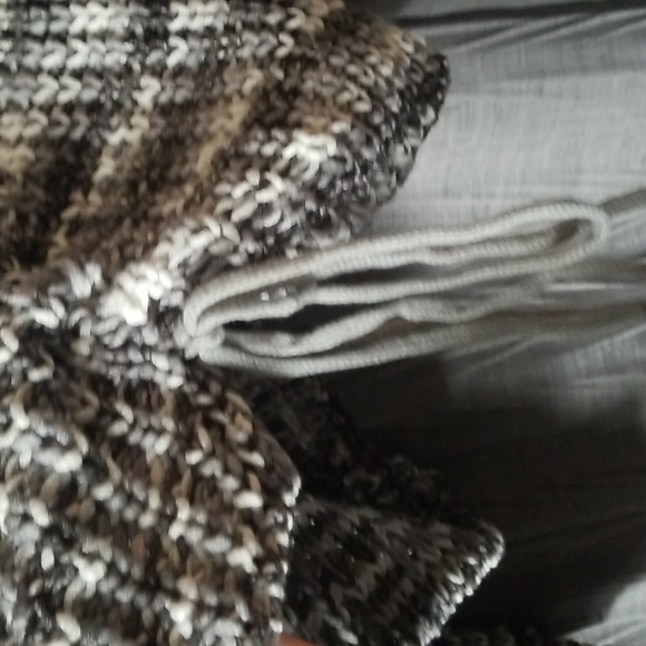 Pol sweater - Picture 2 of 9